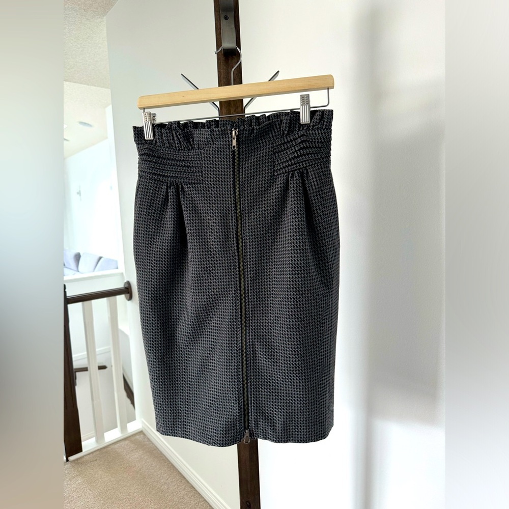 High waisted RW & Co skirt